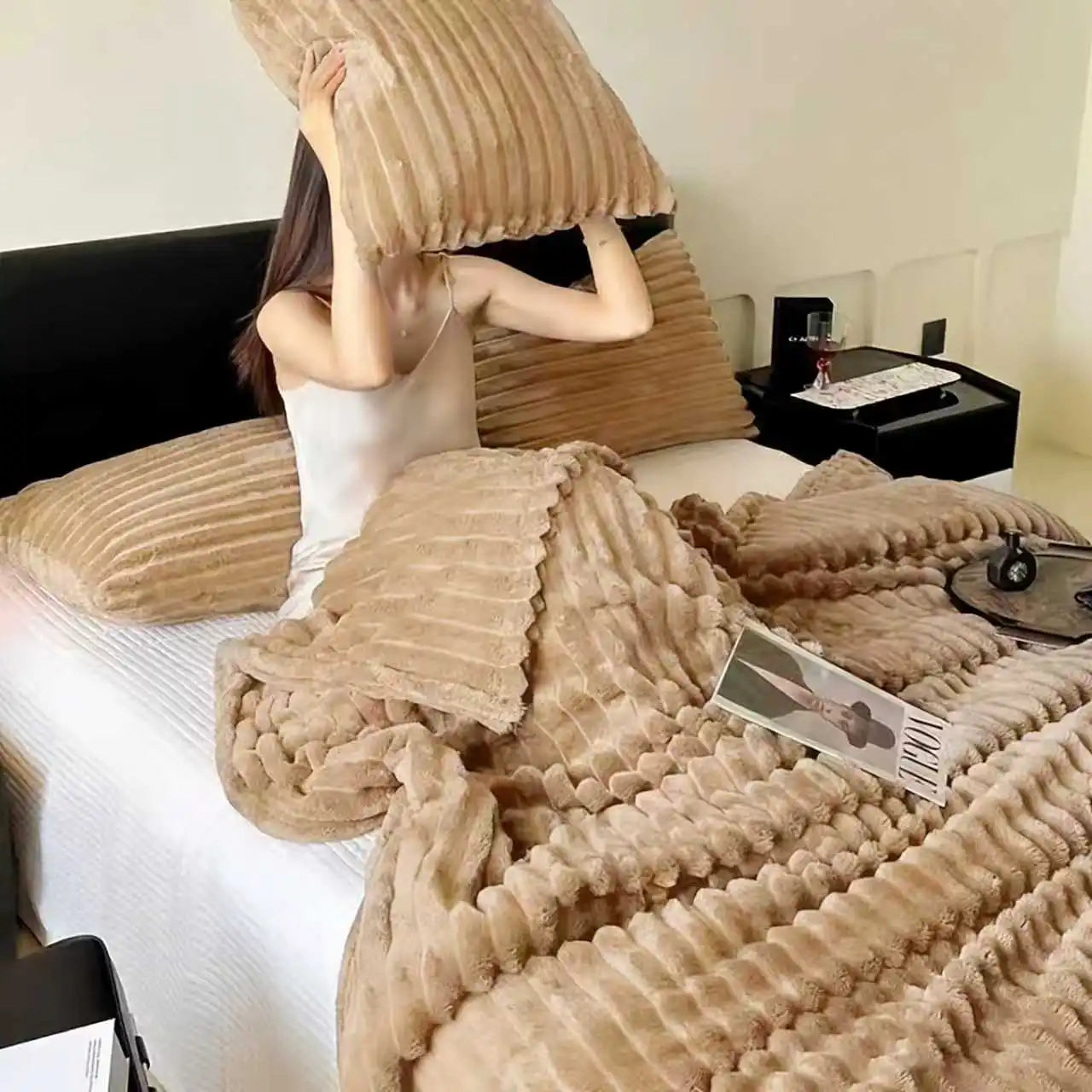 ROSEKINDCN Cozy Faux Fur Striped Blanket For Bed And Sofa
