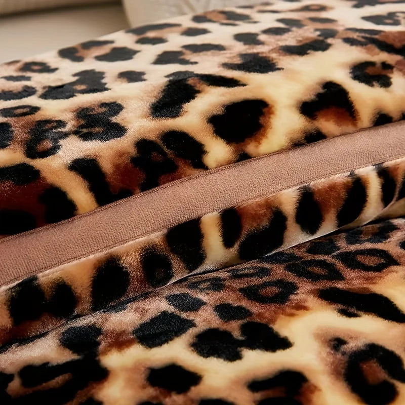 Evich Ultra-Soft Leopard Print Plush Throw Blanket